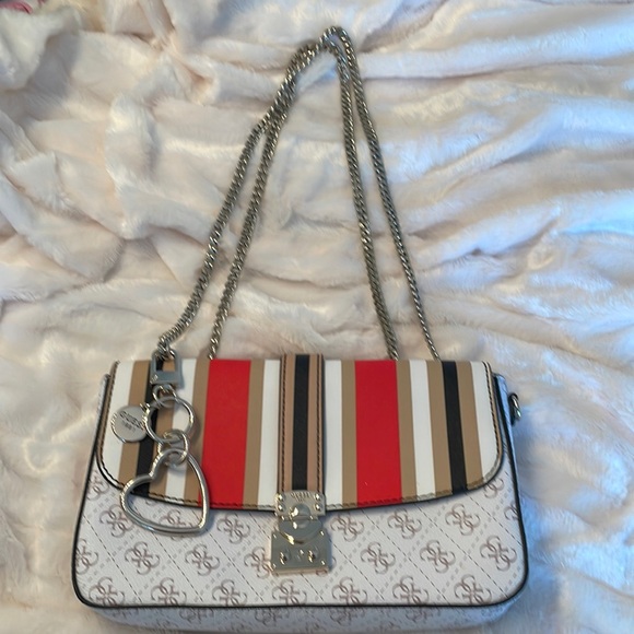 Guess chain strap purse - Picture 1 of 13